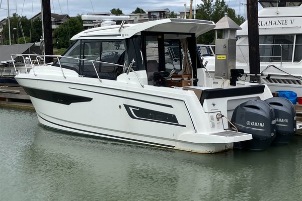 2017 Jeanneau NC 895 