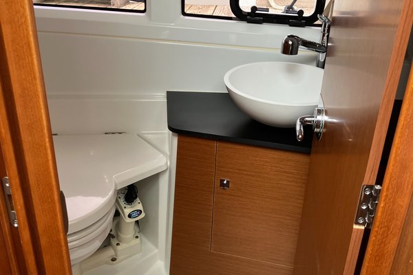 2017 Jeanneau NC 895 