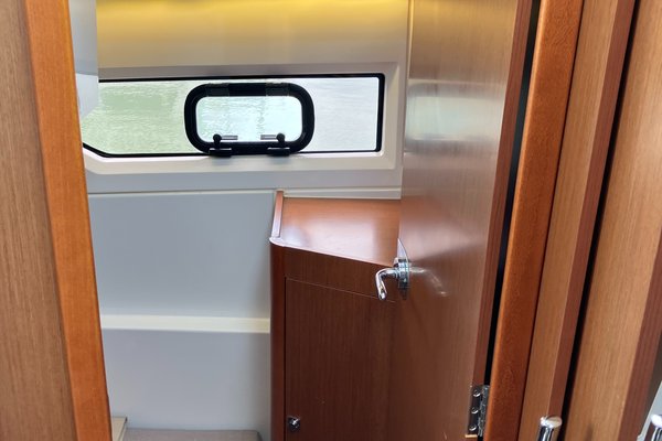 2017 Jeanneau NC 895 