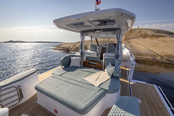 2027 Nimbus Sport Tender 35 