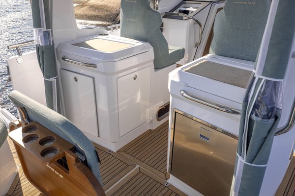 2027 Nimbus Sport Tender 35 