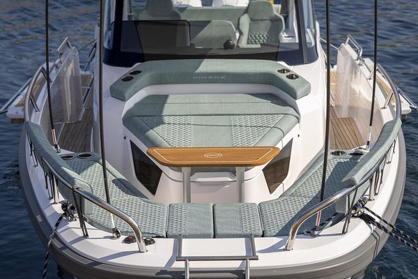 2027 Nimbus ST 35