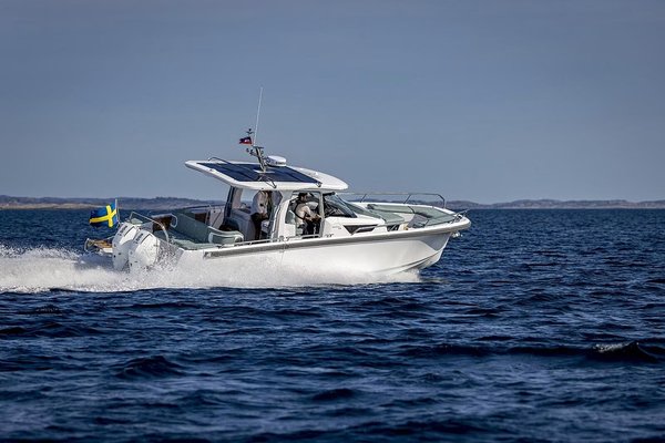 2027 Nimbus ST 35