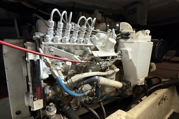 1998 Maxum 4600 SCB