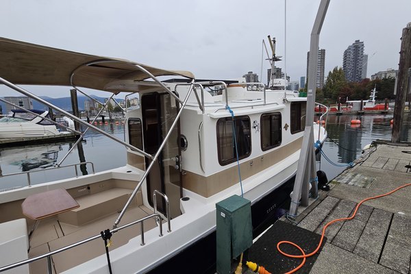 2017 Ranger Tugs R-27