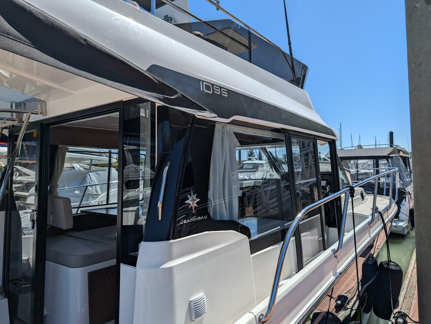 2023 Jeanneau NC 1095 FLY