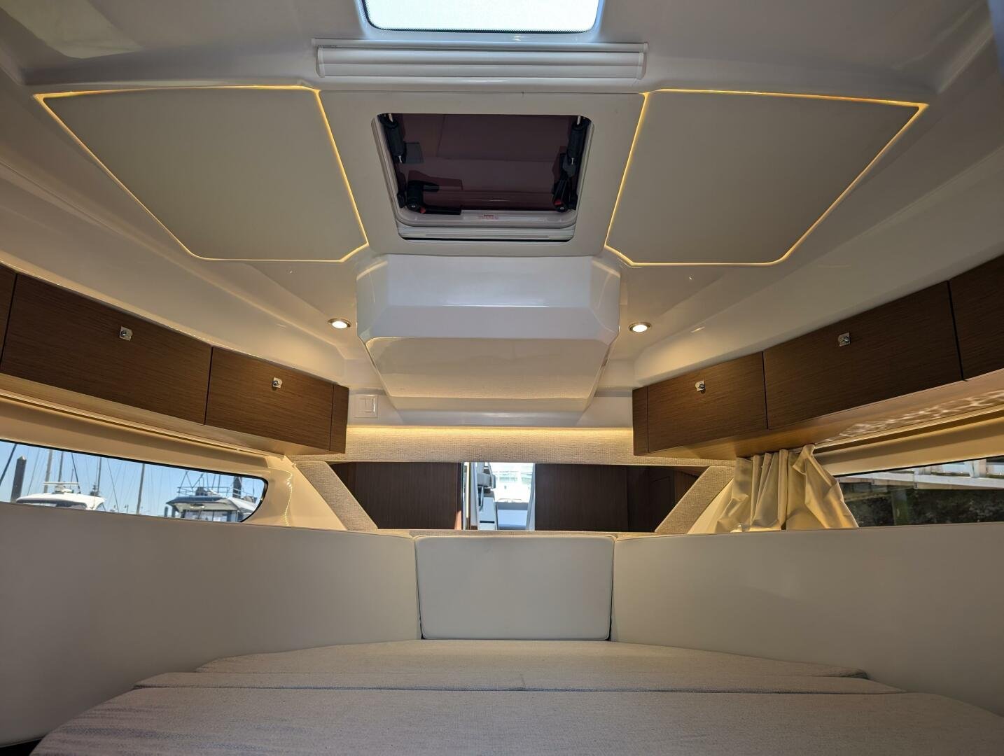 2023 Jeanneau NC 1095 FLY