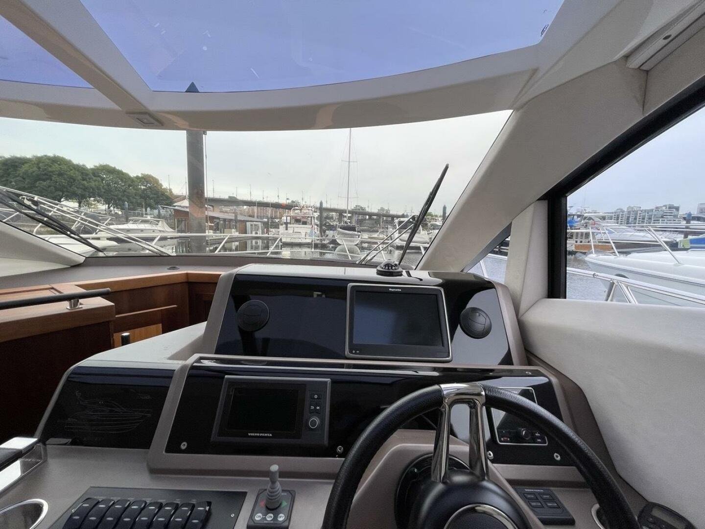 2017 Galeon 430 Skydeck