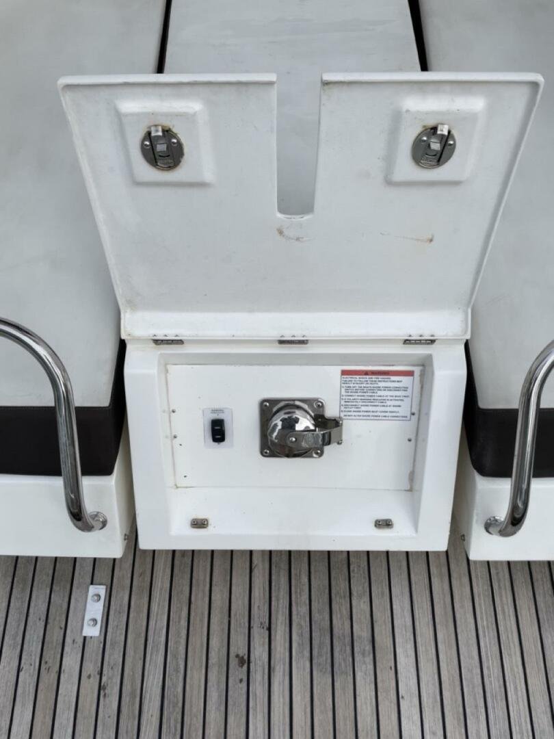 2017 Galeon 430 Skydeck