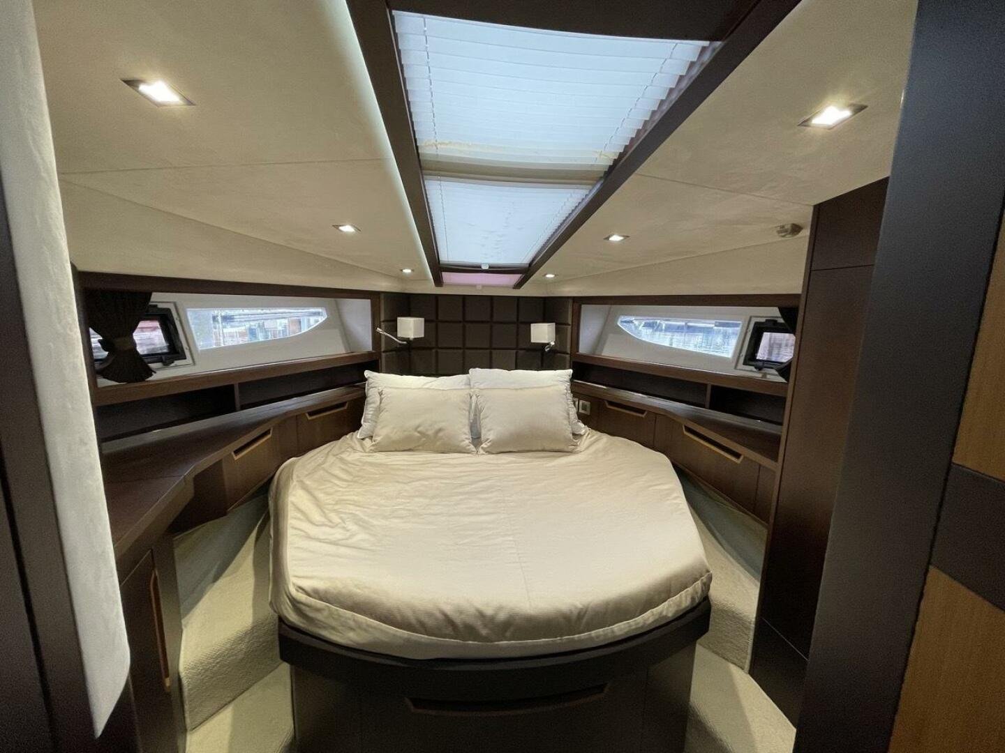 2017 Galeon 430 Skydeck