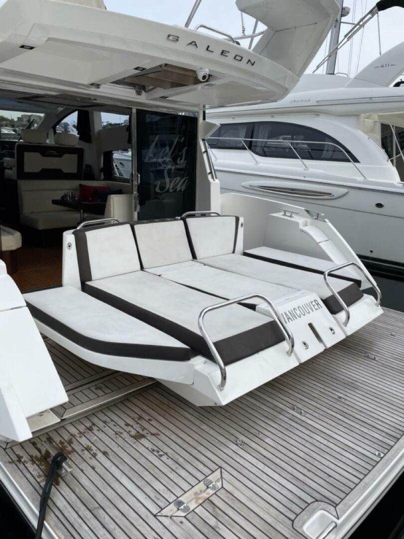 2017 Galeon 430 Skydeck