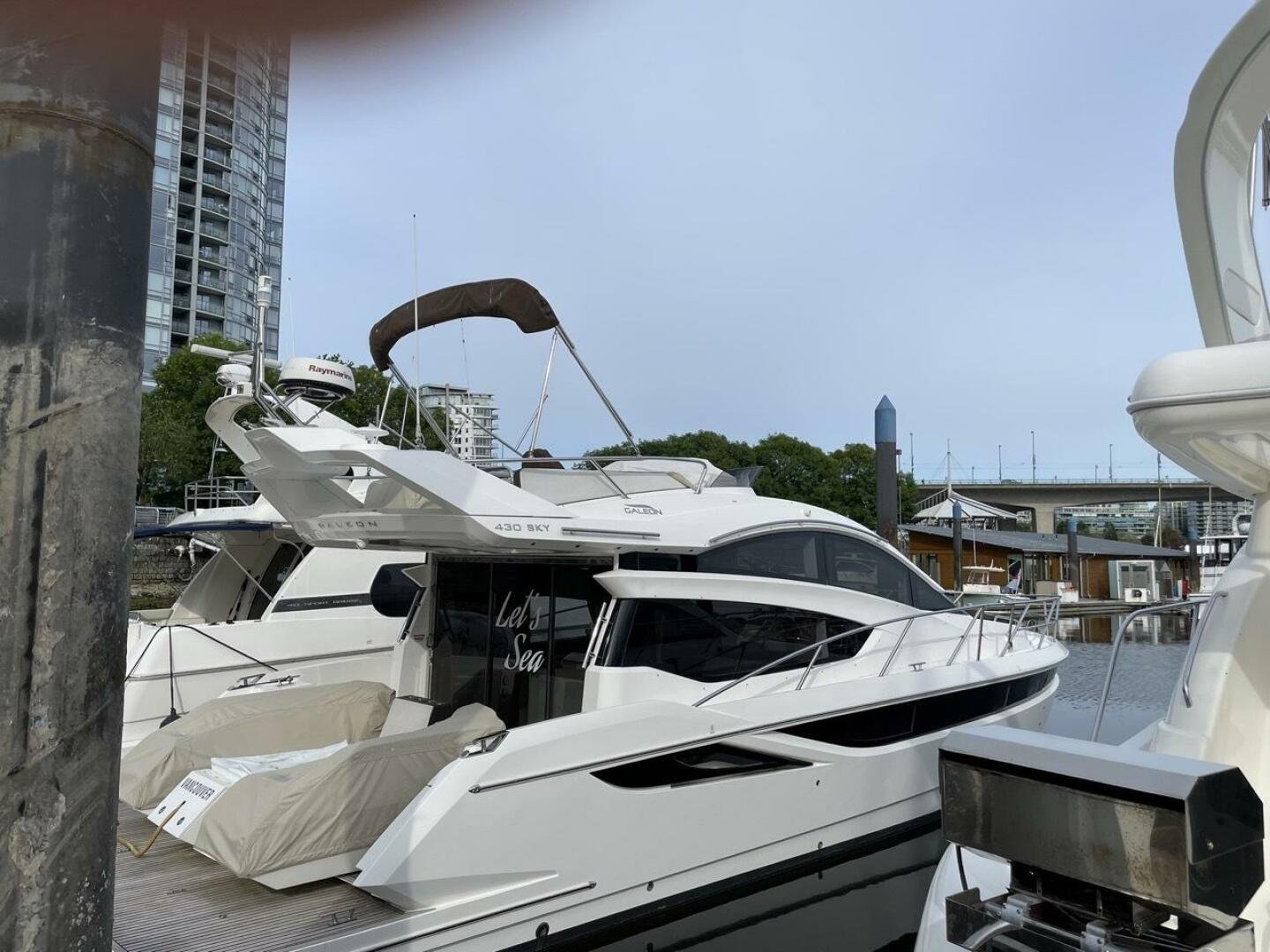 2017 Galeon 430 Skydeck