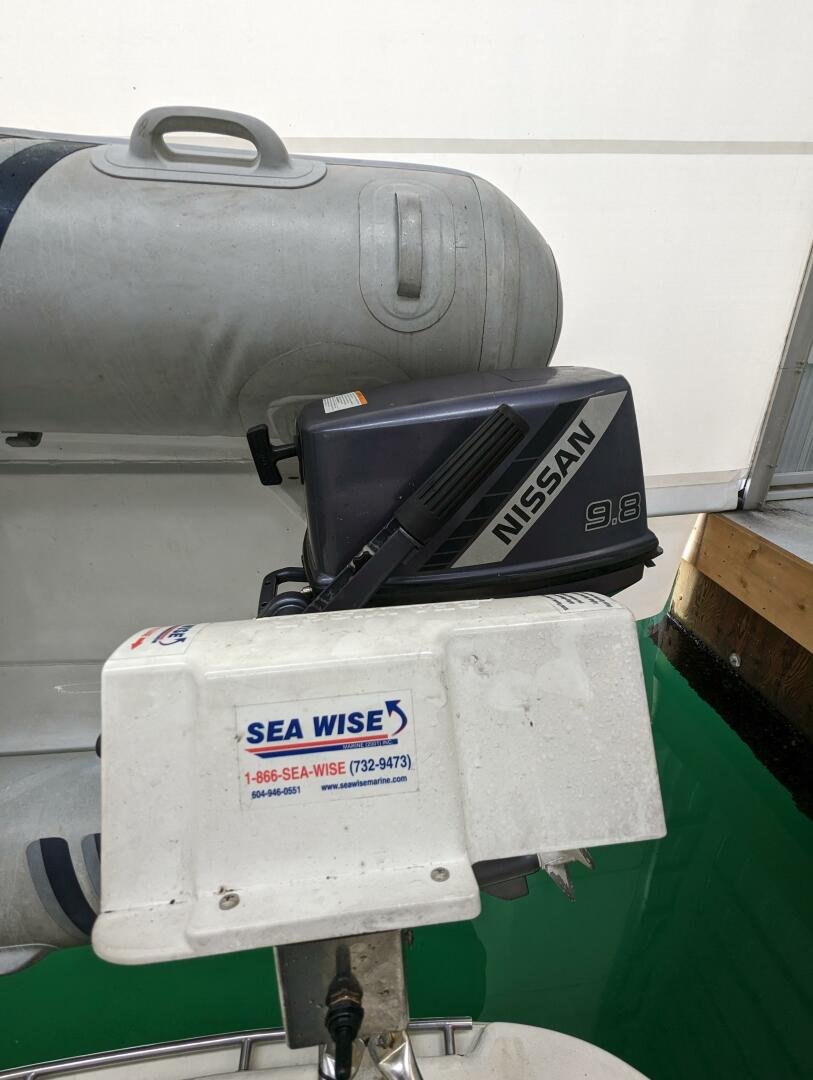 1999 Cruisers Yachts 3585 Flybridge