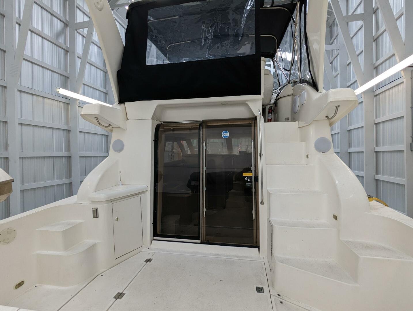 1999 Cruisers Yachts 3585 Flybridge