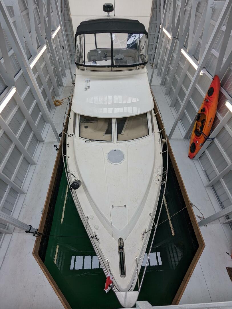 1999 Cruisers Yachts 3585 Flybridge