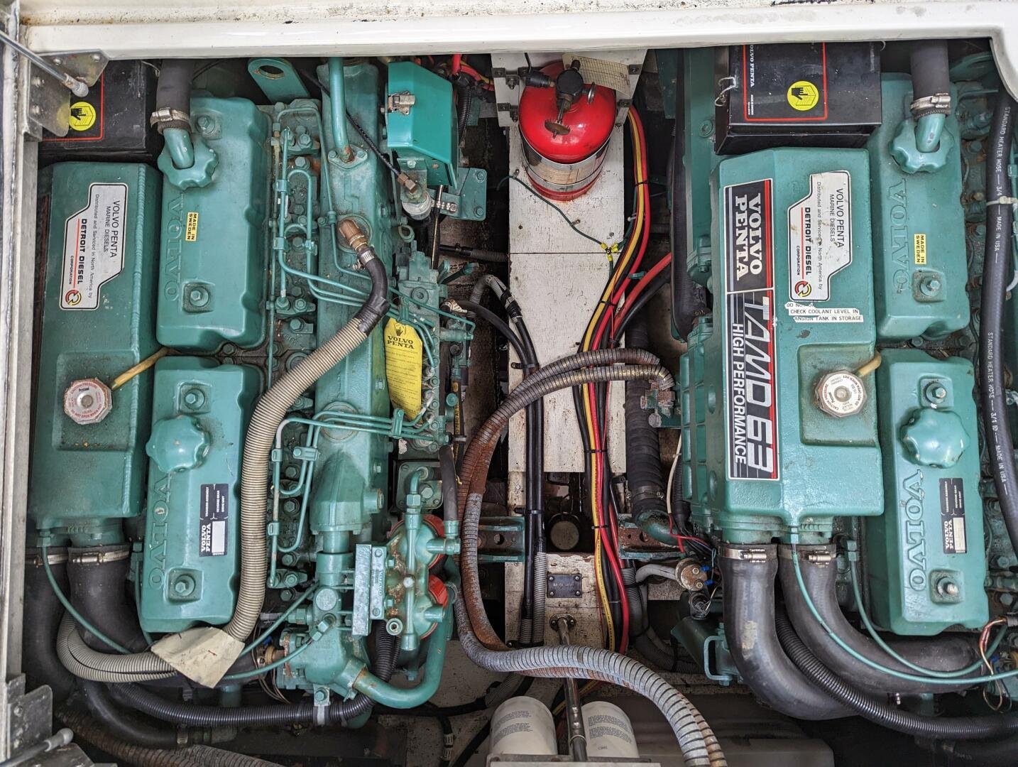 1999 Cruisers Yachts 3585 Flybridge