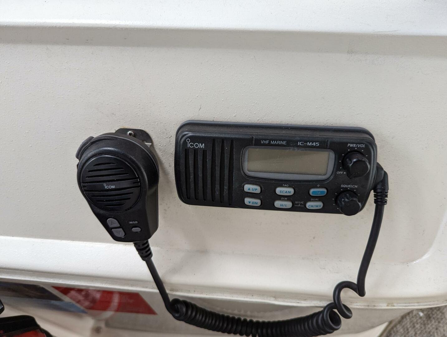 1999 Cruisers Yachts 3585 Flybridge