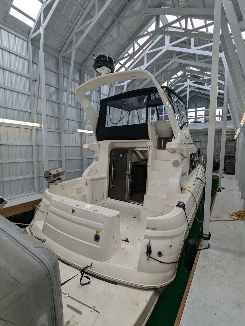 1999 Cruisers Yachts 3585 Flybridge