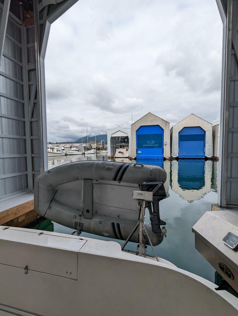 1999 Cruisers Yachts 3585 Flybridge