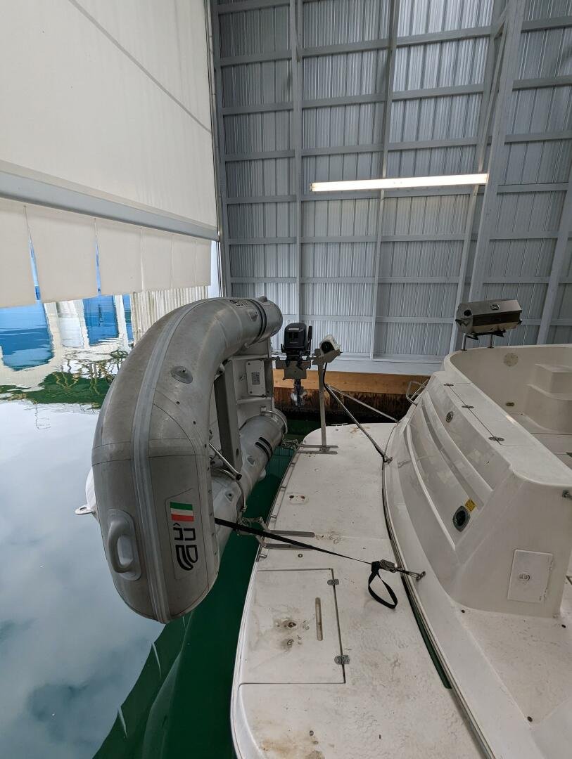 1999 Cruisers Yachts 3585 Flybridge