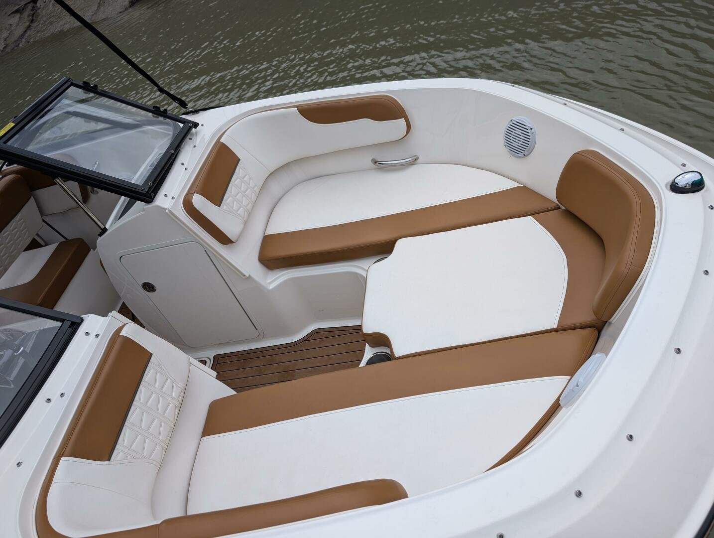 2019 Bayliner VR5