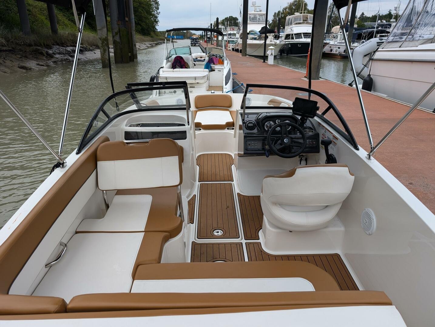 2019 Bayliner VR5