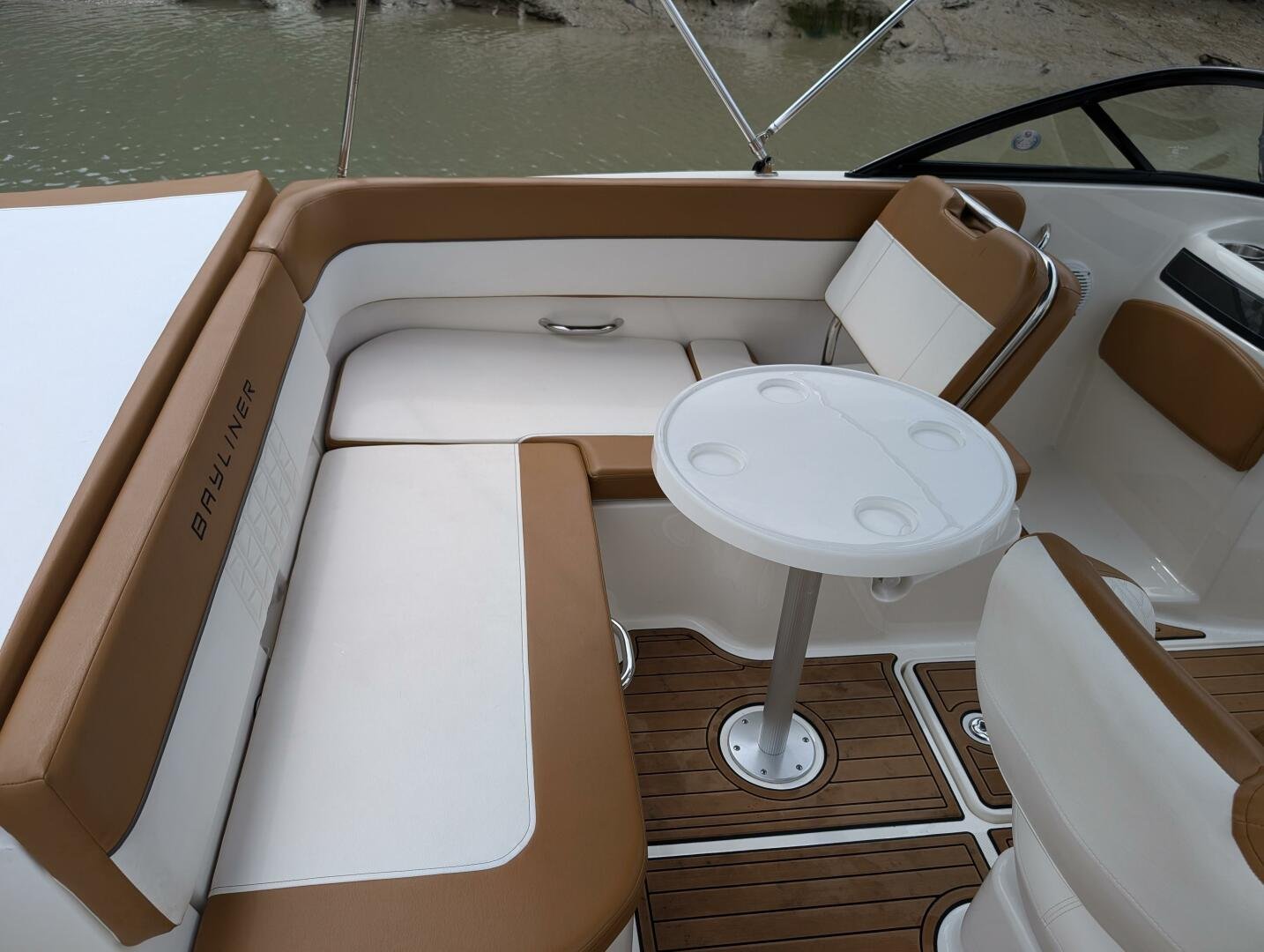 2019 Bayliner VR5
