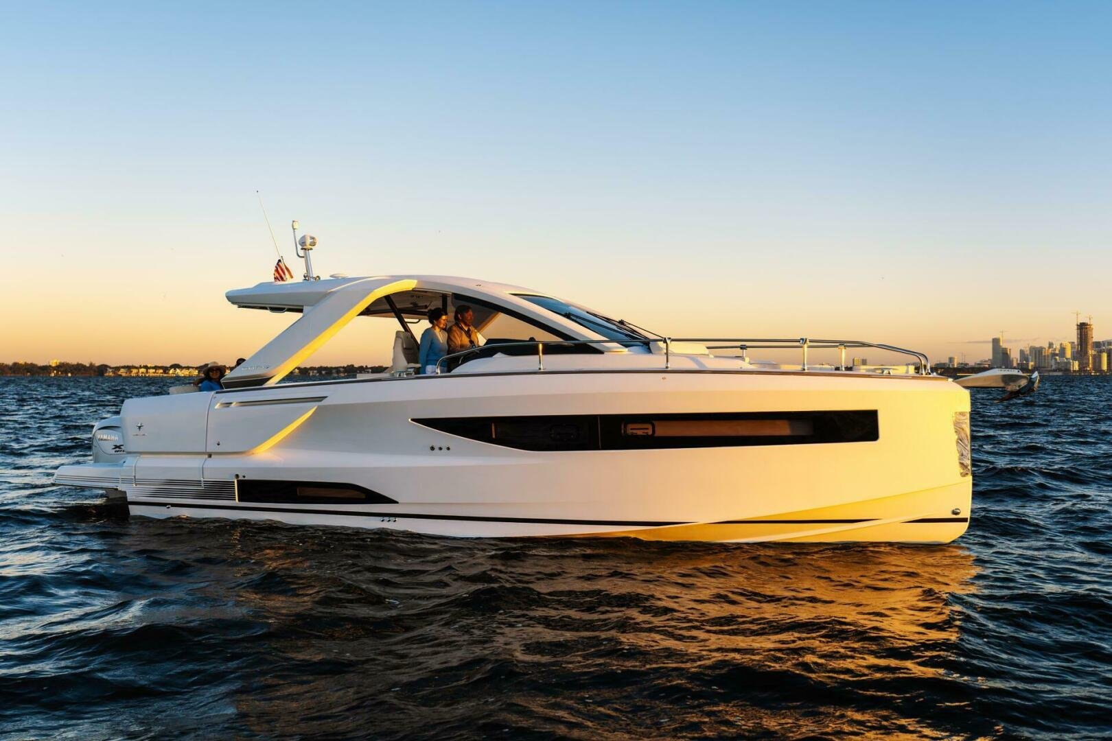 2025 Jeanneau DB 37 OB