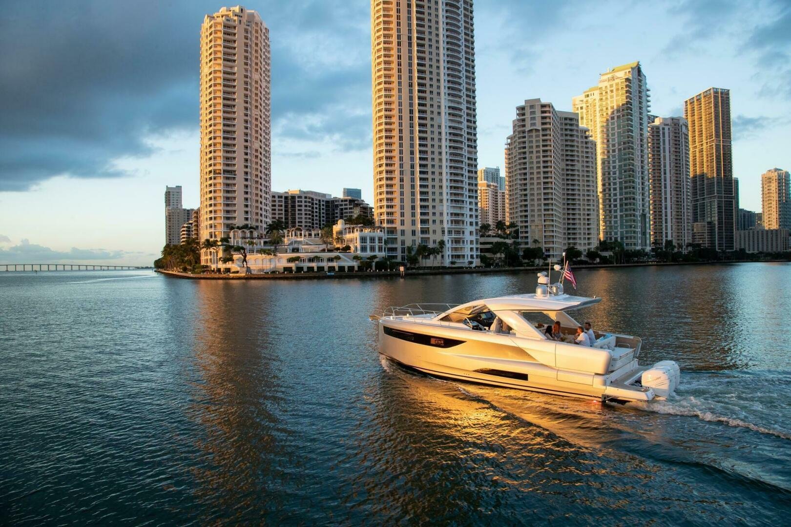 2025 Jeanneau DB 43 OB