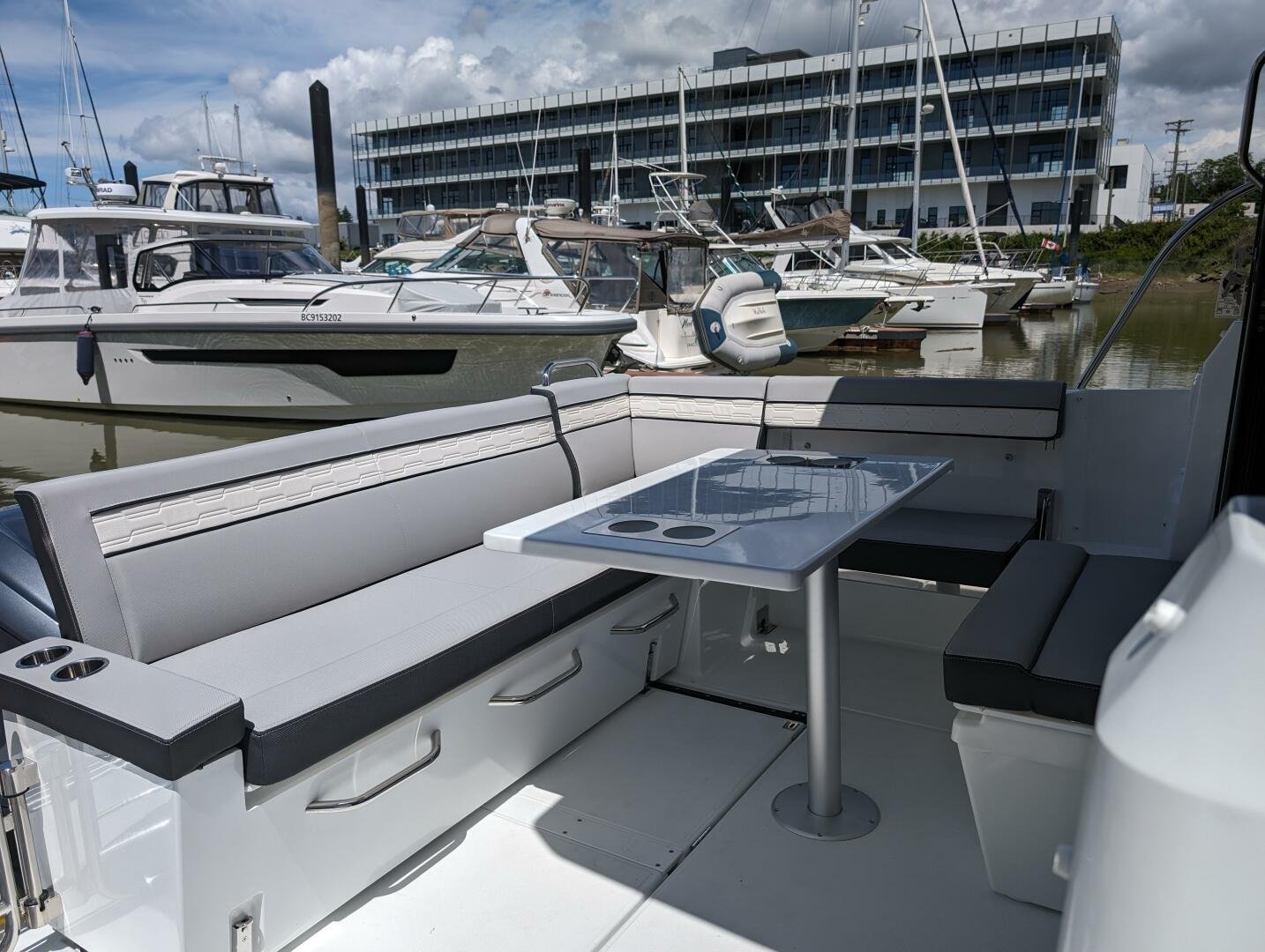 2025 Jeanneau NC 895 S2