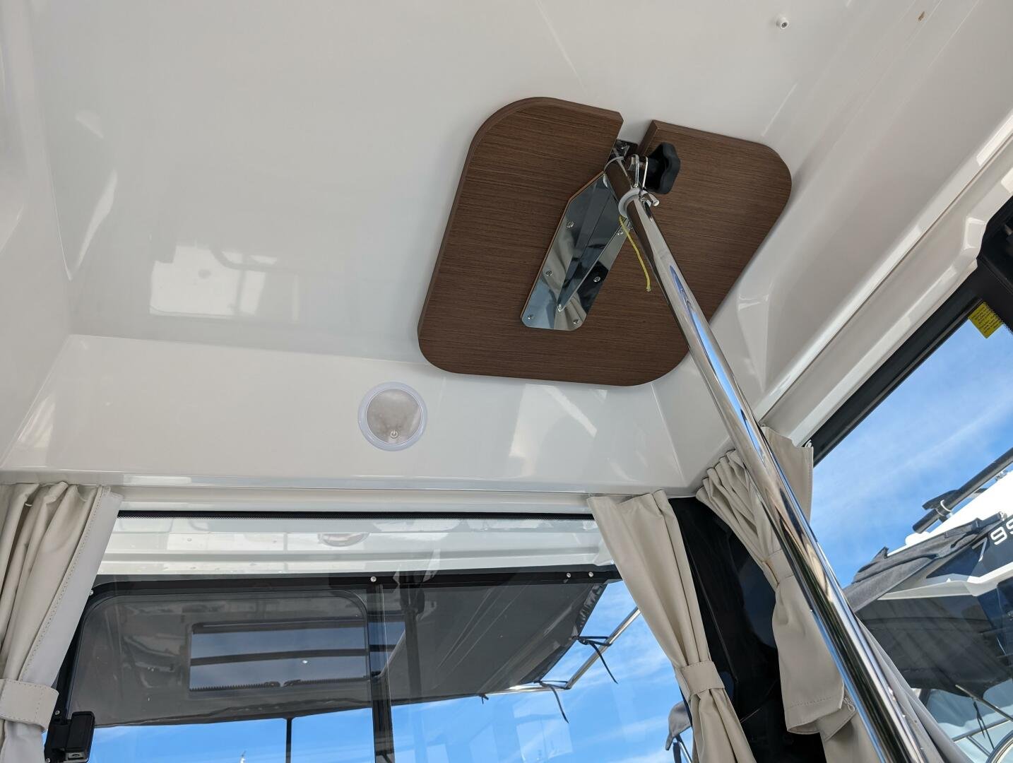 2024 Jeanneau NC 795 Sport S2