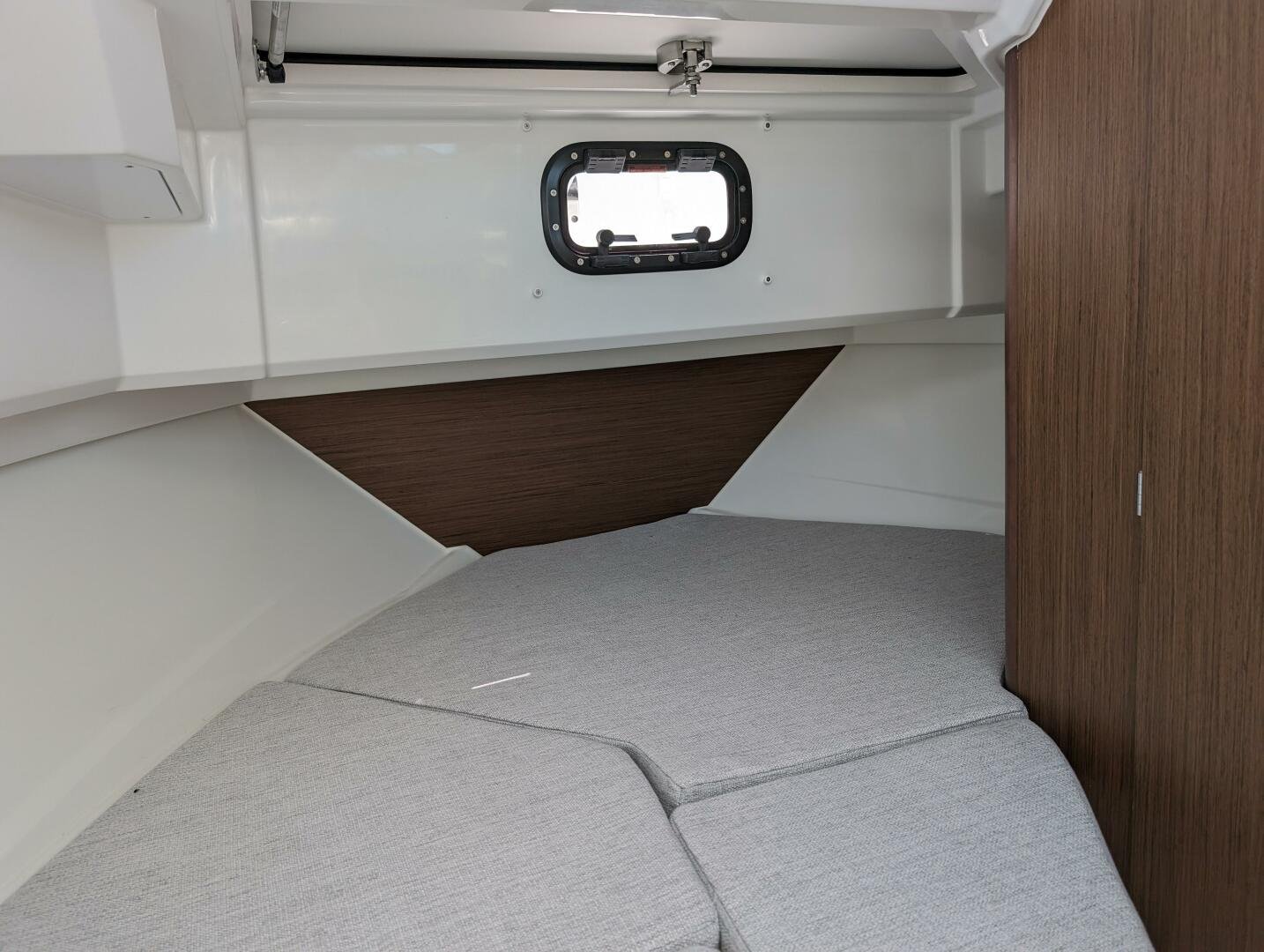 2024 Jeanneau NC 795 Sport S2