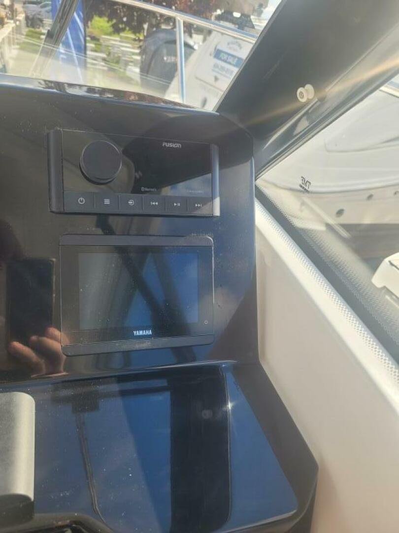 2025 Jeanneau NC 695 S2