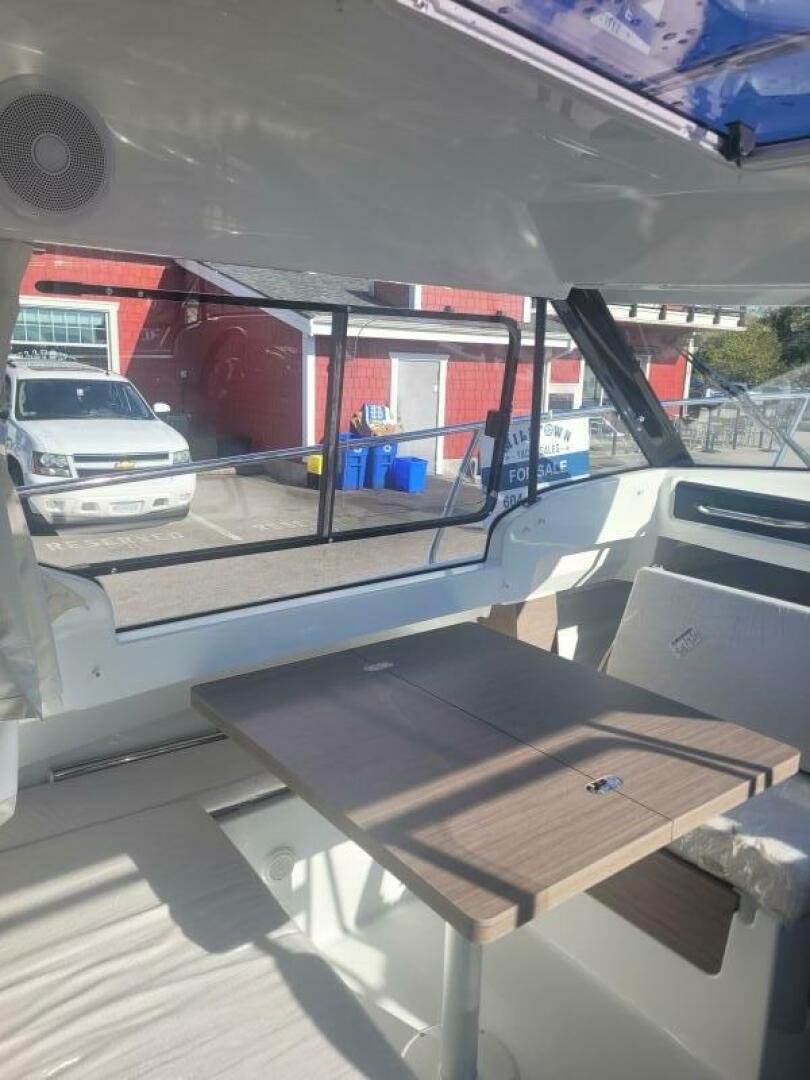 2025 Jeanneau NC 695 S2