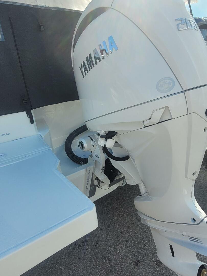 2025 Jeanneau NC 695 S2