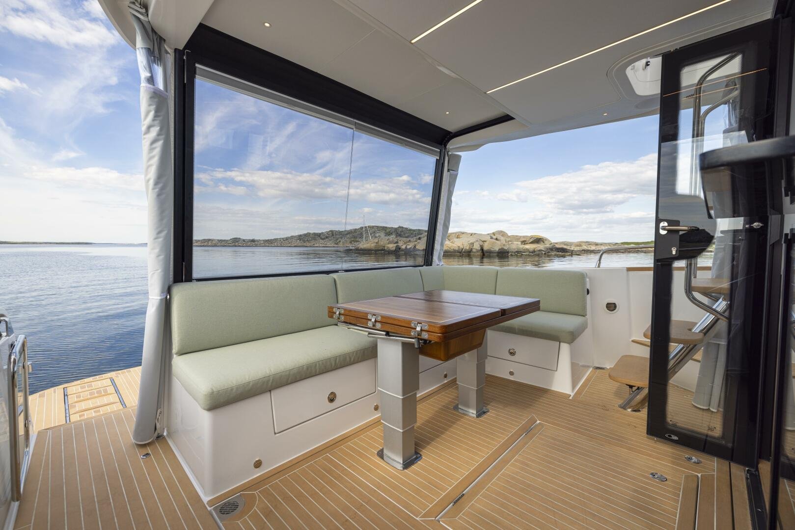 2026 Nimbus 495 Flybridge