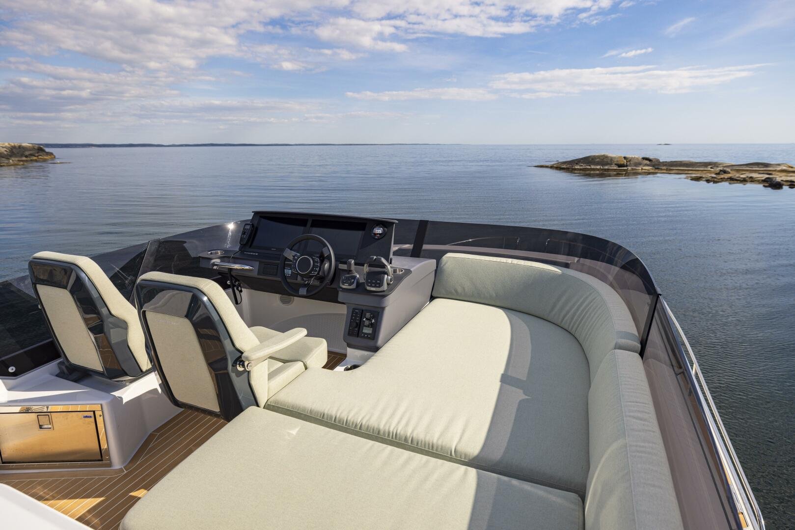 2026 Nimbus 495 Flybridge