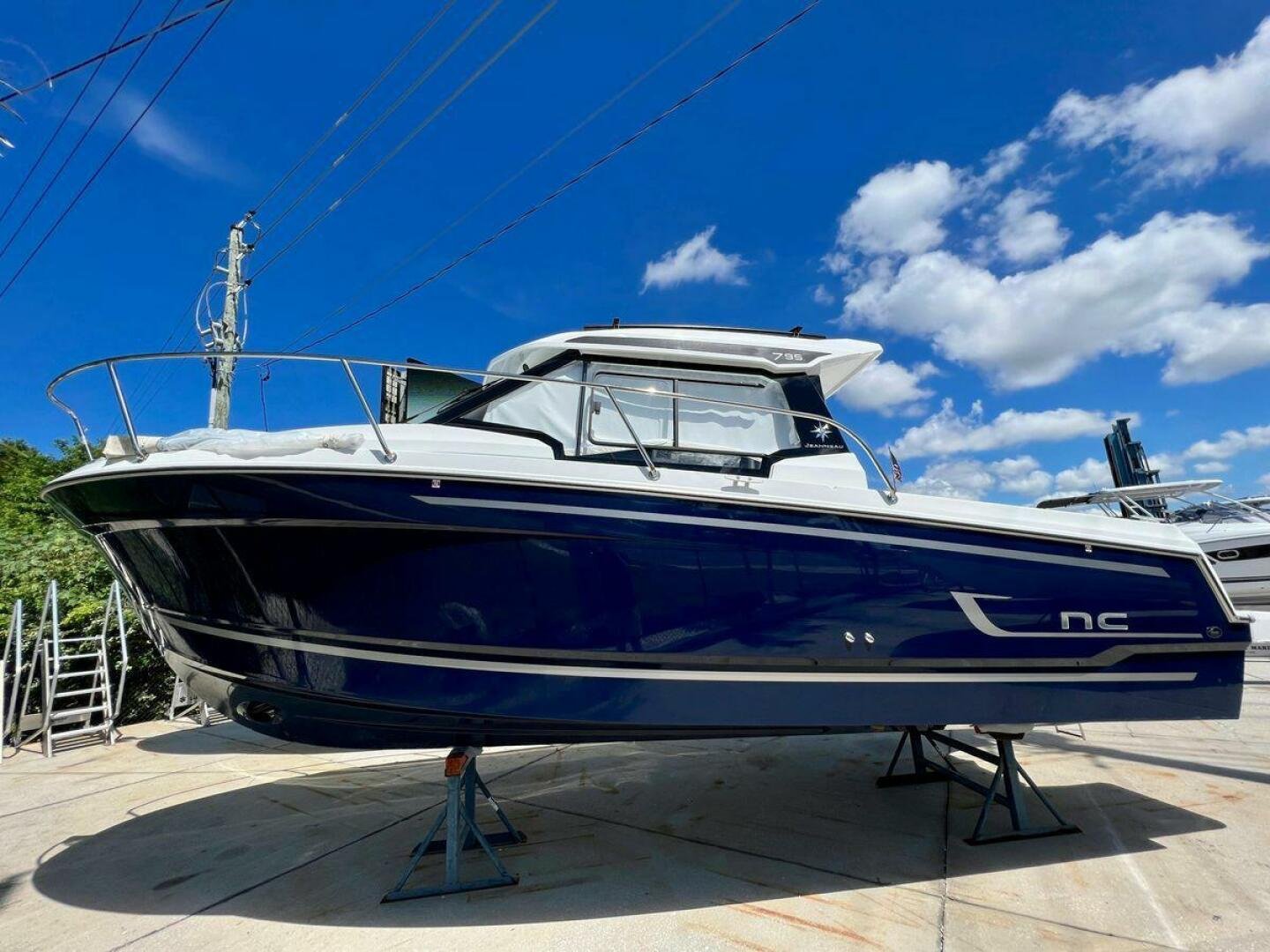 2024 Jeanneau NC 795 S2