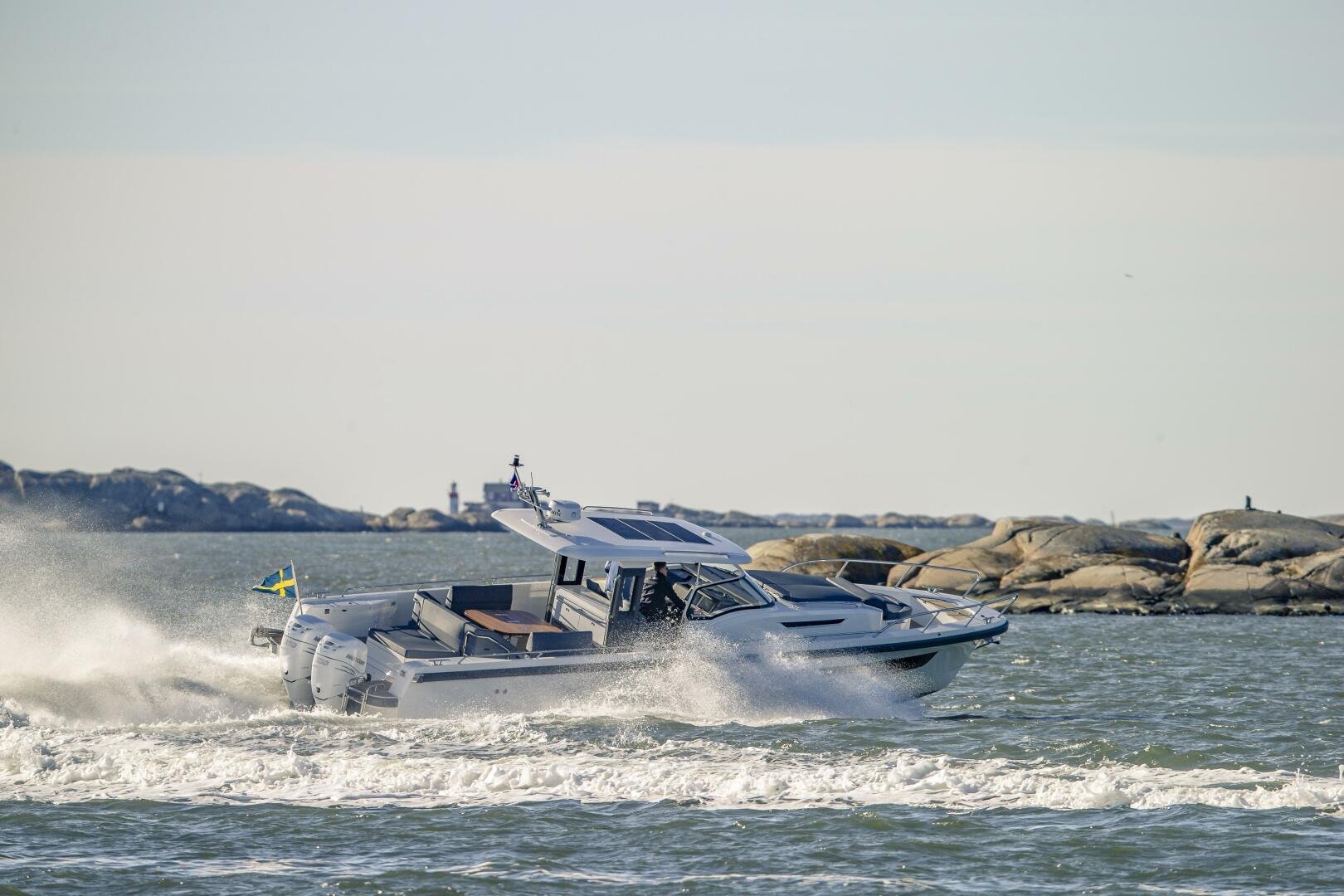 2025 Nimbus Tender 11