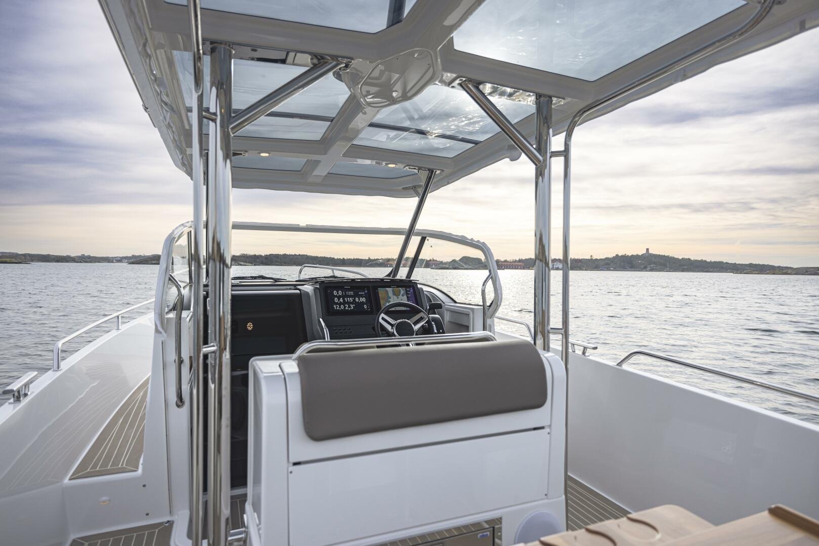 2025 Nimbus Tender 9