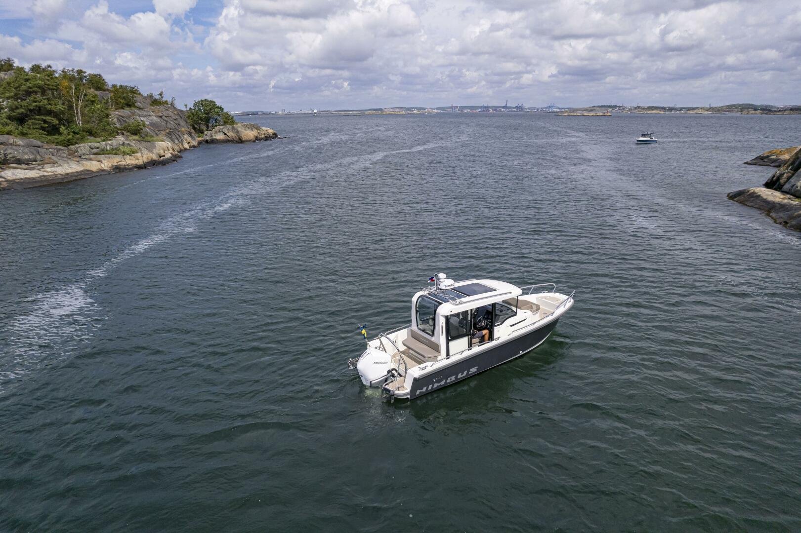 2025 Nimbus Commuter 8