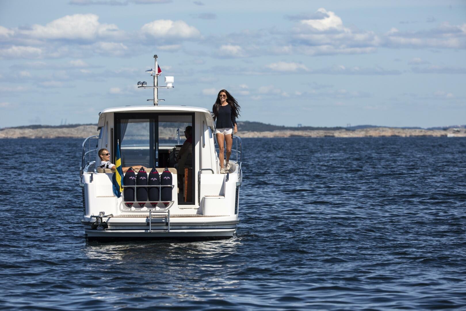 2025 Nimbus 305 Coupe