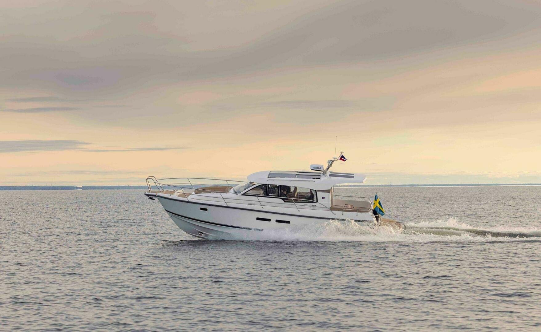 2025 Nimbus 365 Coupe