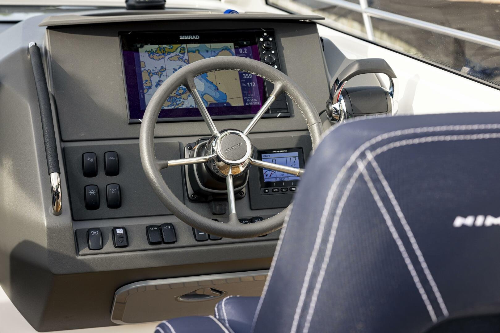 2025 Nimbus 305 Drophead