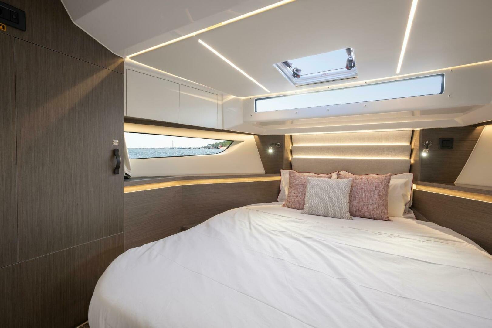 2025 Jeanneau NC 1295 Coupe