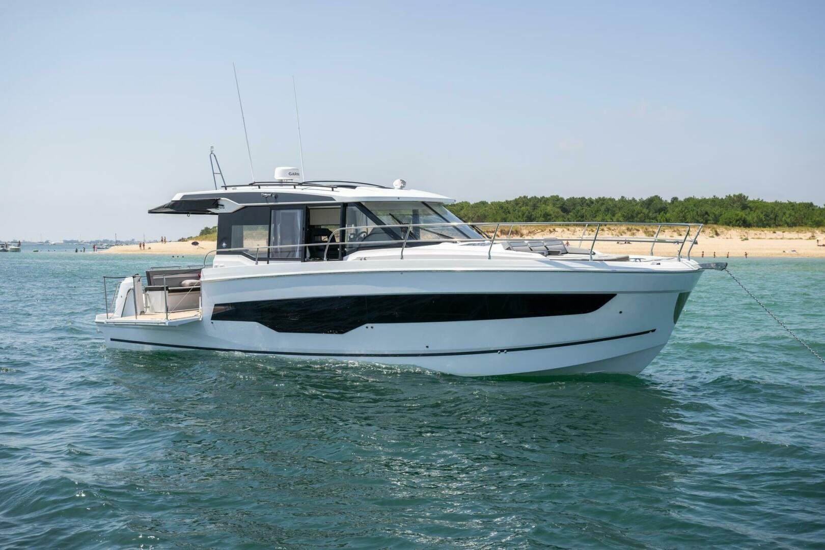 2025 Jeanneau NC 1295 Coupe