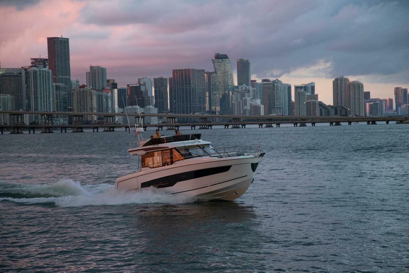 2025 Jeanneau NC 1295 Fly