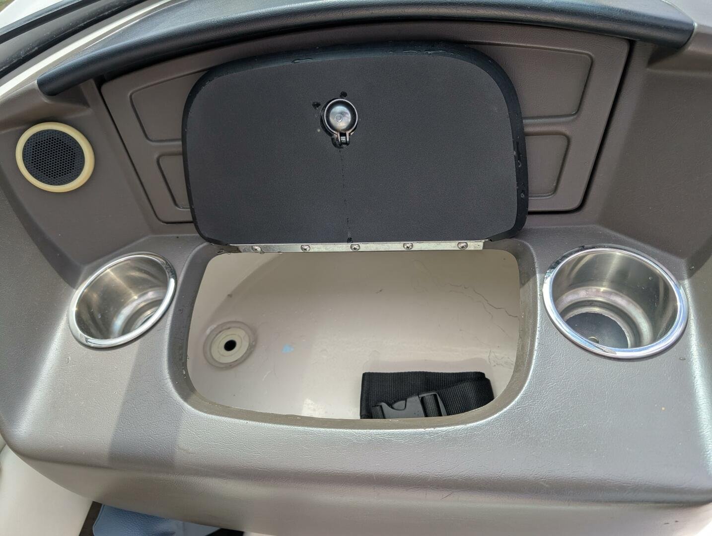 2008 Sea Ray 230 Select