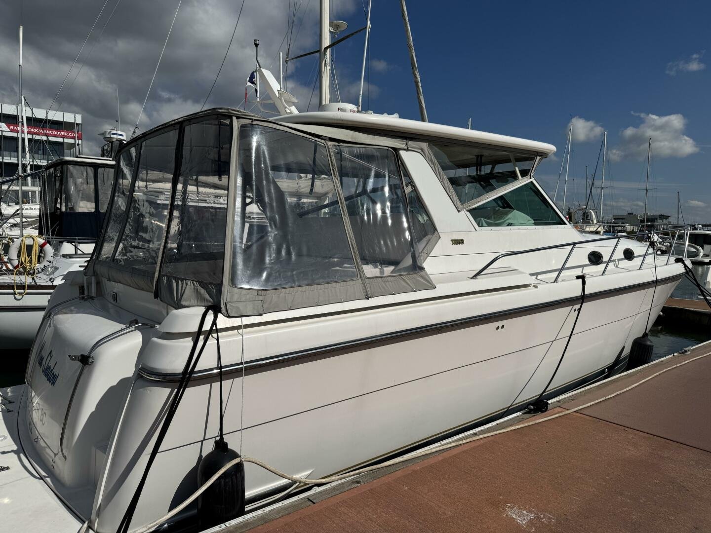 2004 Tiara Yachts 4000 Express