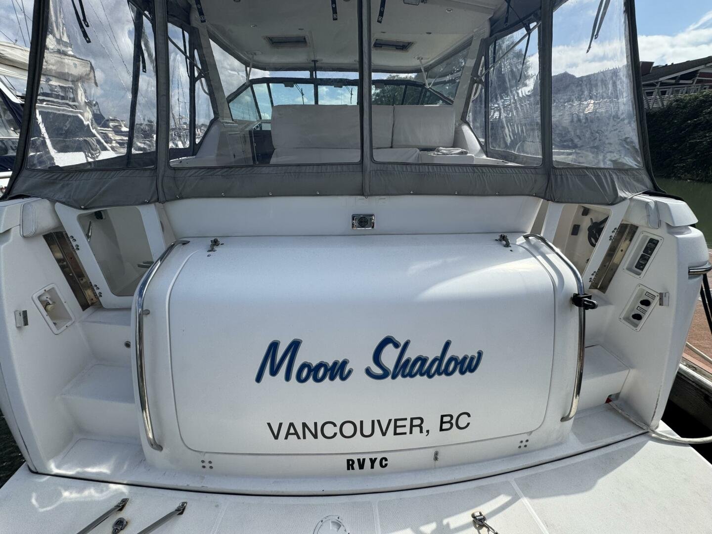 2004 Tiara Yachts 4000 Express